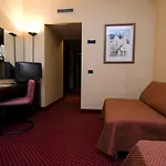 Boston 4* باري