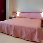 Hotel Boston 4*