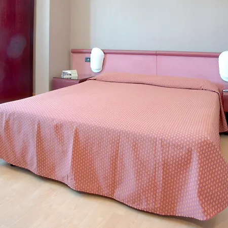 波斯顿酒店 4* 巴里