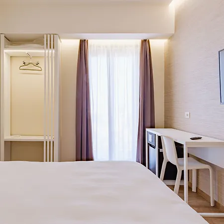 Hotel Boston 4*