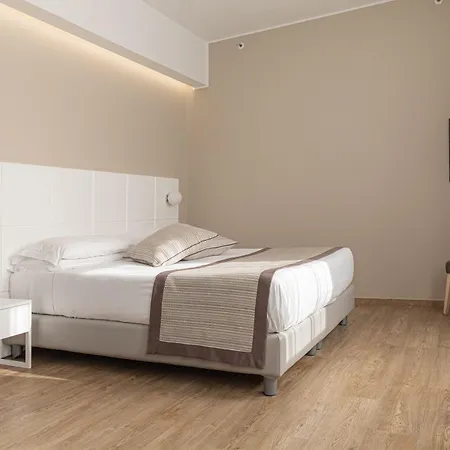 Otel Boston 4*